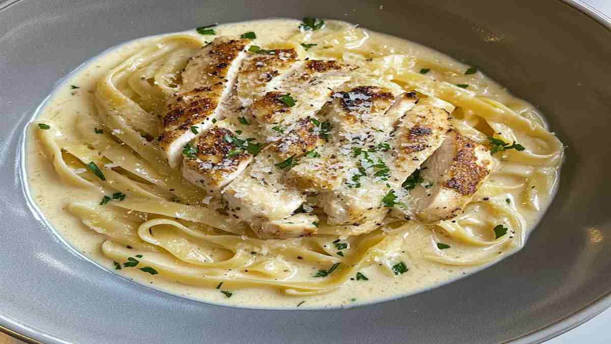 https://recettebuzz.com/wp-content/uploads/2026/06/poulet.jpg