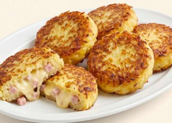 Galettes de pommes de terre farcies au jambon et fromage