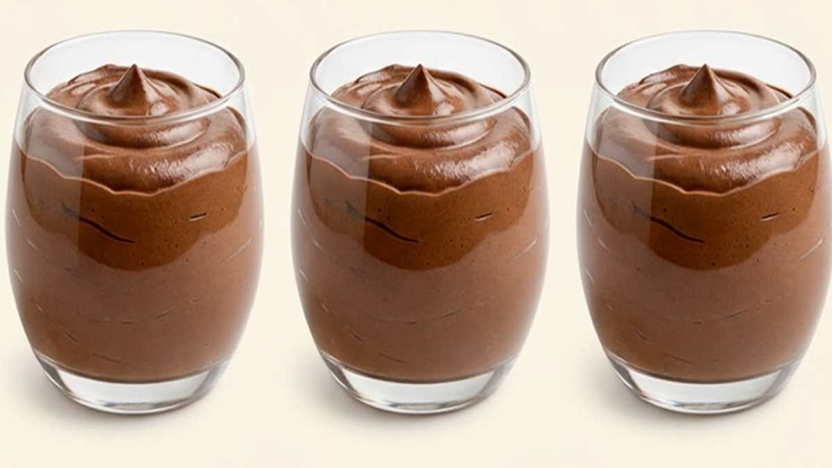 Mousse au chocolat classique et crémeuse