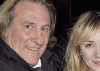 affaire-gerard-depardieu-sa-fille-julie-reagit-enfin-et-fait-des-revelations-sur-son-pere