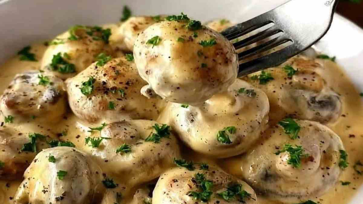 champignons-de-paris-a-la-sauce-cremeuse-a-lail