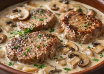filet-mignon-a-la-creme-echalotes-et-champignons-poeles