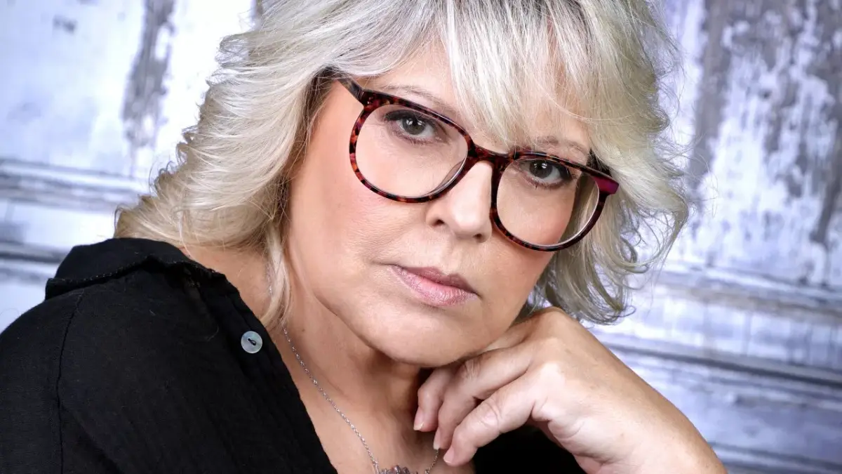 laurence-boccolini-en-deuil-le-coeur-brise-elle-annonce-la-mort-dun-etre-cher