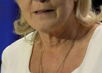 marine-le-pen-a-la-trinite-sur-mer-dans-les-coulisses-de-la-maison-familiale-bretonne