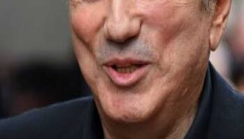 michel-drucker-se-confie-sur-un-episode-traumatisant-de-son-enfance-dans-son-nouveau-livre-avec-le-temps
